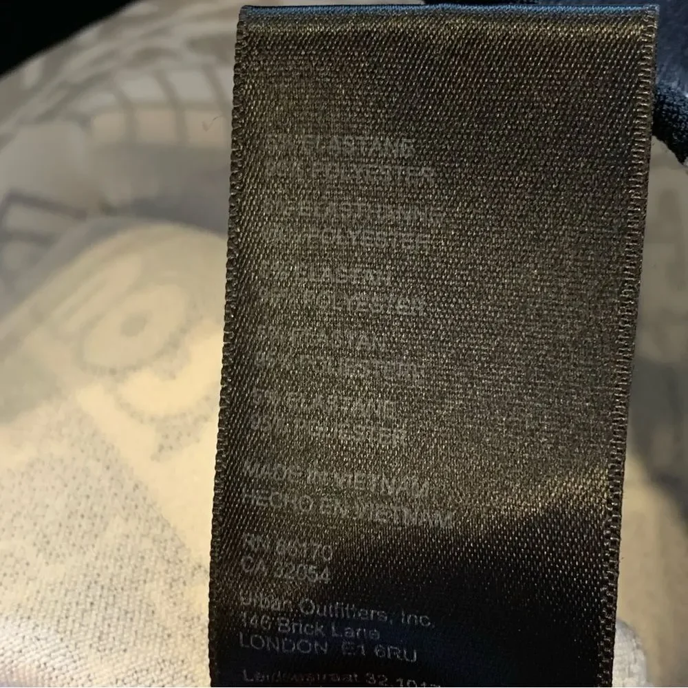 Urban Outfitters DALILA LOW RISE FLARE PANT Newspaper Crossword Print Size S - Picture 10 of 12